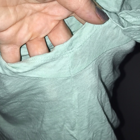 Lightweight mint green T-shirt - Picture 3 of 3